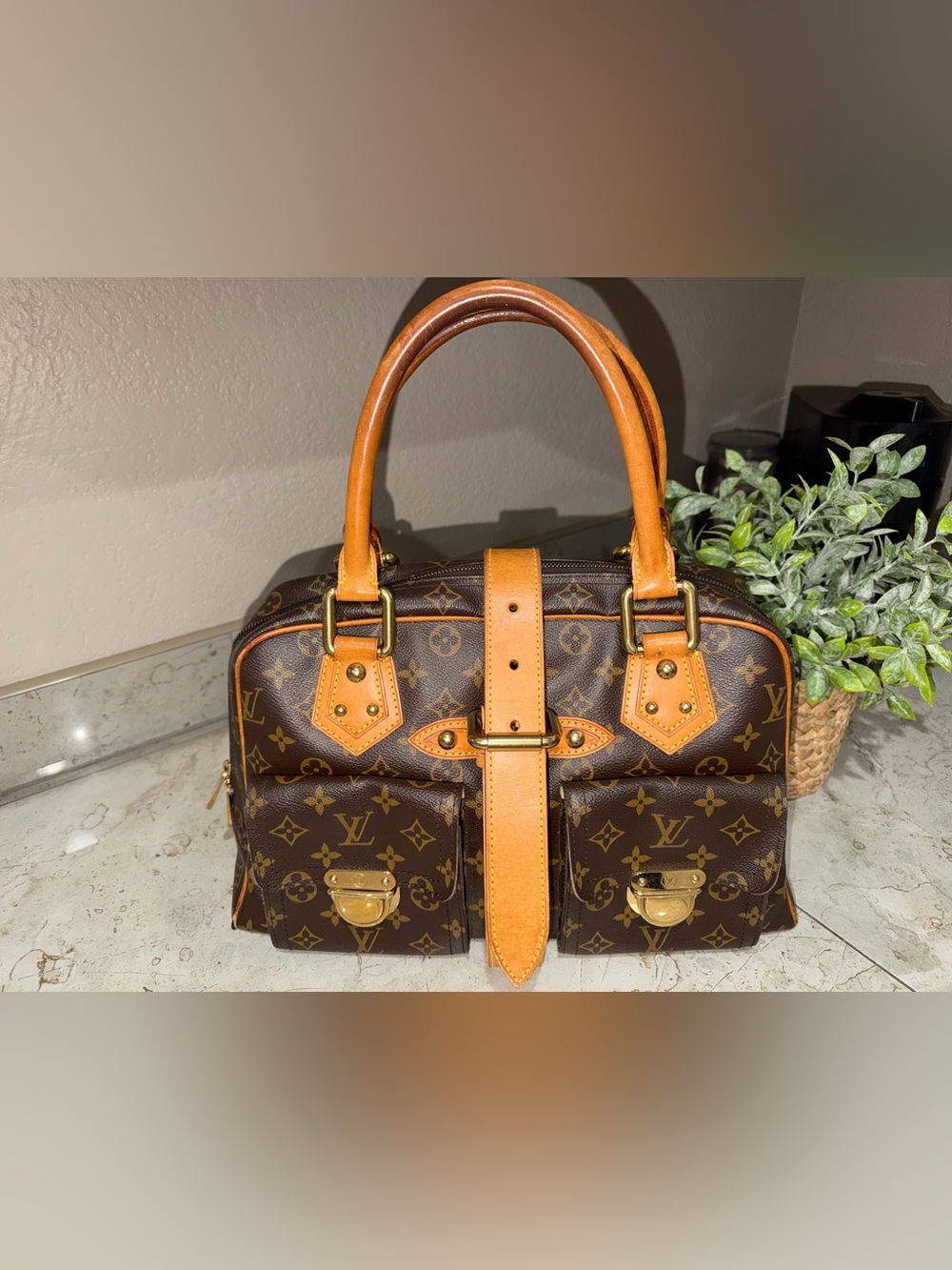 Authentic Louis Vuitton Manhattan GM - Picture 15 of 15